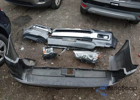 2018 Toyota 4Runner Sr5 Prem/Ltdl/Trail/Trd z USA, uszkodzony, nr VIN JTEBU5JR4J5515414